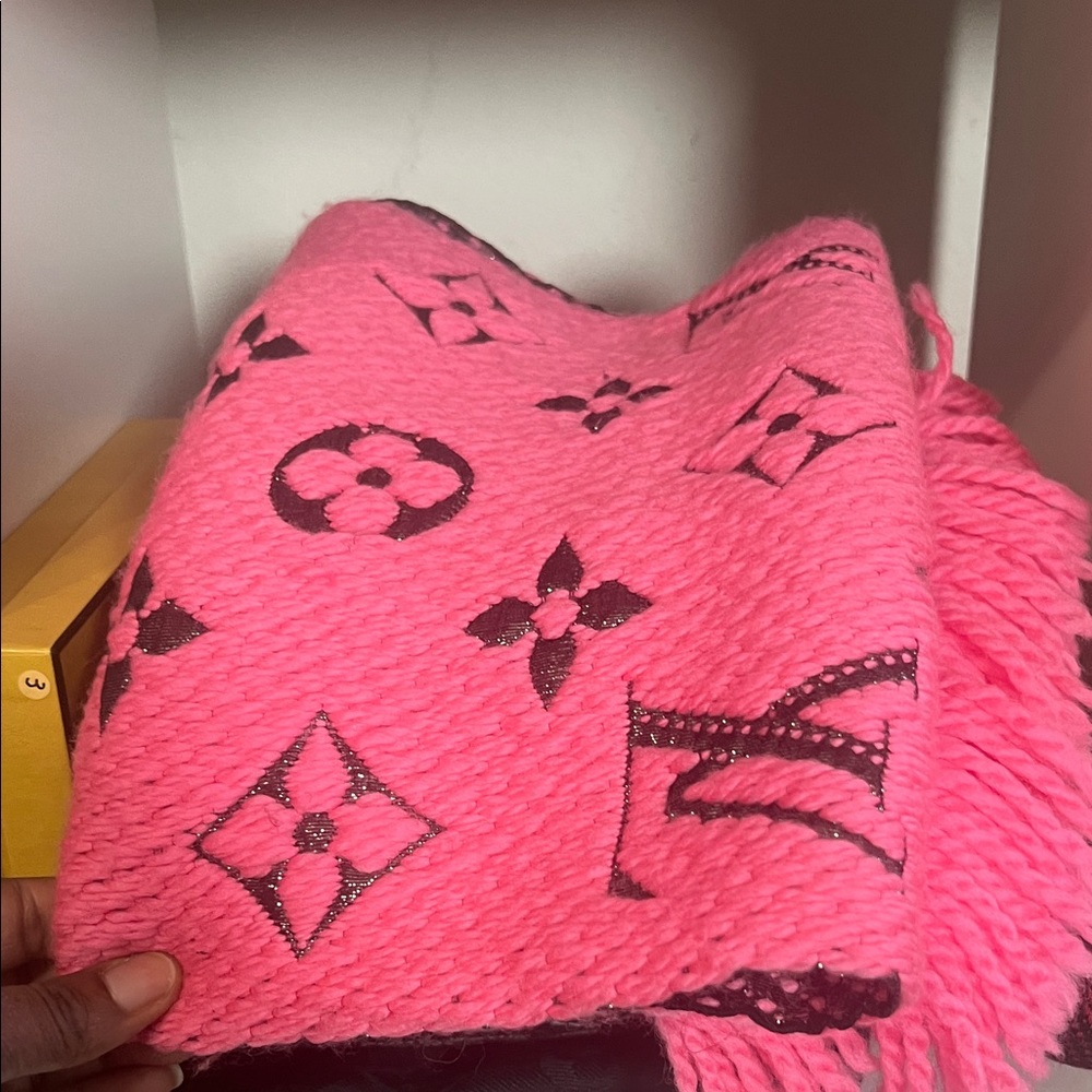 Luxury scarf, pashmina LV Chanel Gucci price for ONE - Picture 2 of 3